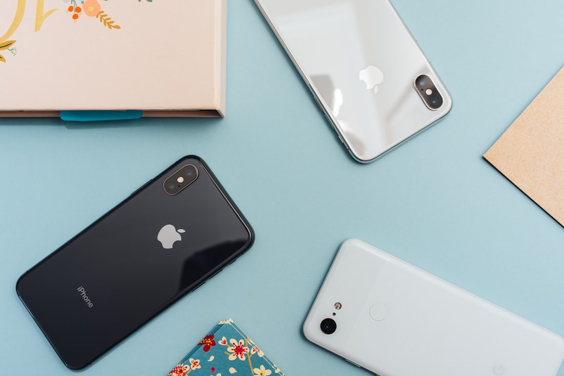 1xbet官网 APP 赛程与阵容界面示意